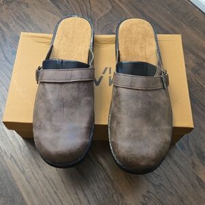 Brown Men's Slip-On Shoes Clogs